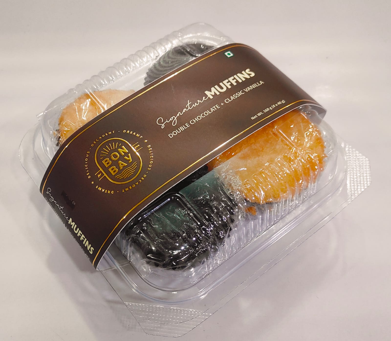 Pack of 4 assorted muffins ( 2 vanilla and 2 chocolate )